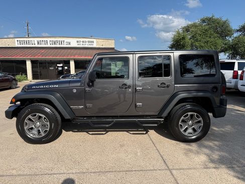 Used 2018 Jeep Wrangler Unlimited Rubicon w/ Connectivity Group AWD/4WD image 4