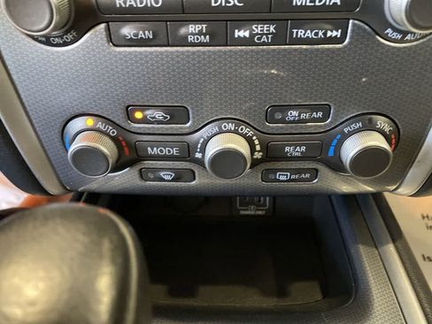 Used 2019 Nissan Pathfinder SL AWD/4WD image 22