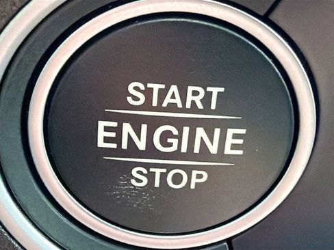 Used 2025 Mercedes-Benz GLE 450 4MATIC w/ AMG Line Exterior image 35