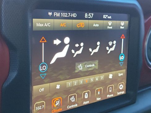 Used 2021 Jeep Wrangler Unlimited Rubicon AWD/4WD image 30