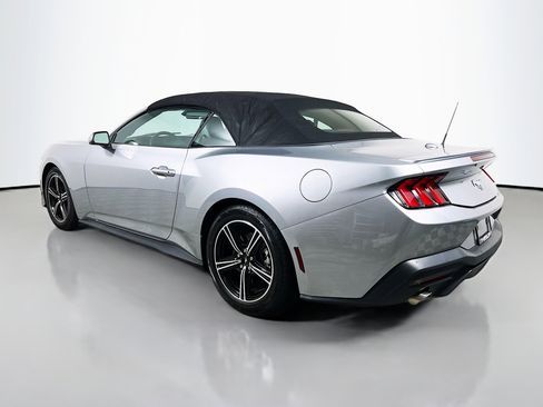 Used 2024 Ford Mustang Premium image 8