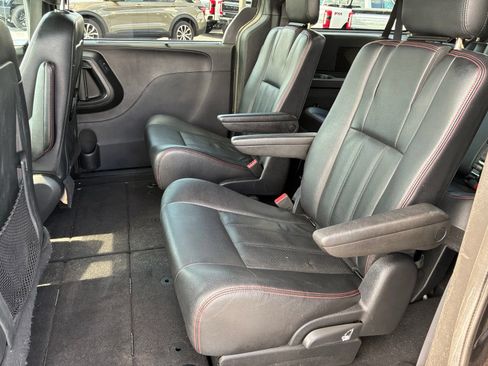 Used 2019 Dodge Grand Caravan GT FWD image 17