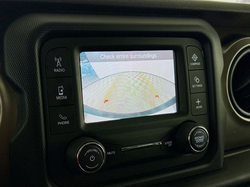 Used 2020 Jeep Wrangler Sport image 18