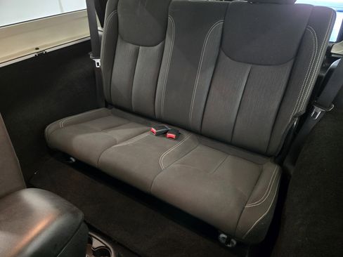 Used 2016 Jeep Wrangler Sahara w/ Connectivity Group image 28