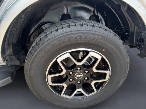 Used 2024 Ford Bronco Outer Banks AWD/4WD image 14