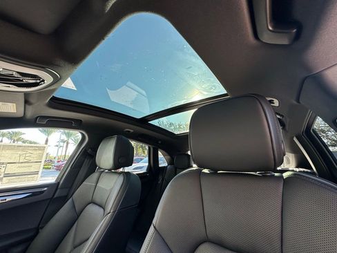 Used 2026 Porsche Macan image 21