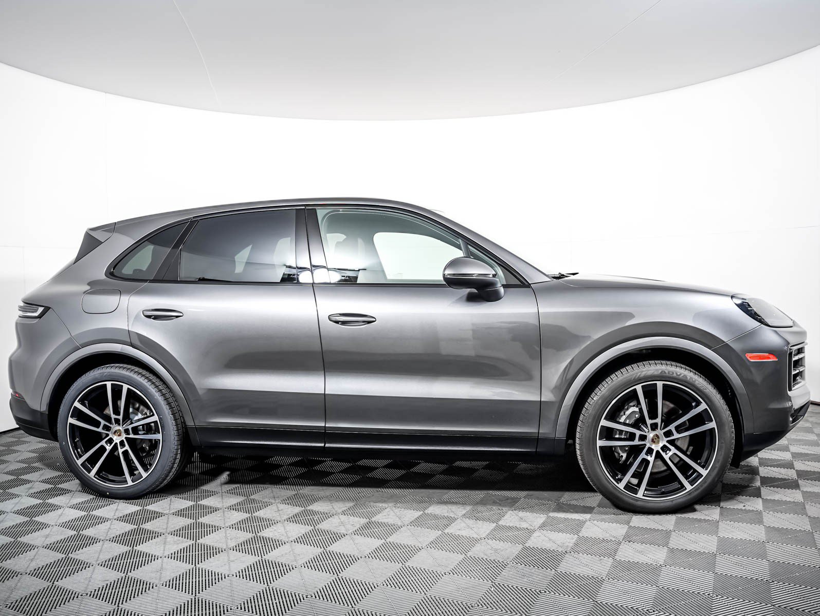 Certified 2024 Porsche Cayenne AWD/4WD image 9