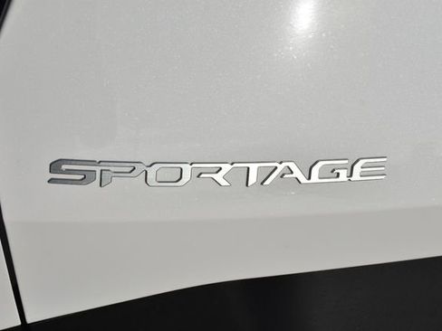 New 2026 Kia Sportage EX image 15