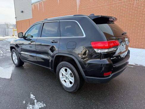 Used 2017 Jeep Grand Cherokee Laredo w/ Quick Order Package 23E AWD/4WD image 6