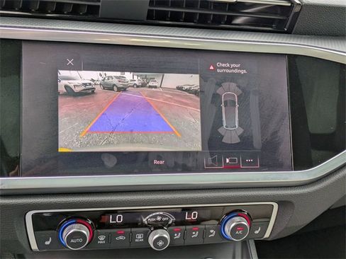 Used 2020 Audi Q3 2.0T Premium w/ Convenience Package image 17