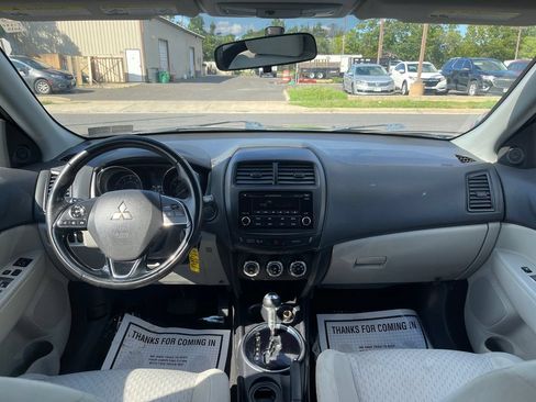 Used 2017 Mitsubishi Outlander Sport ES FWD image 19