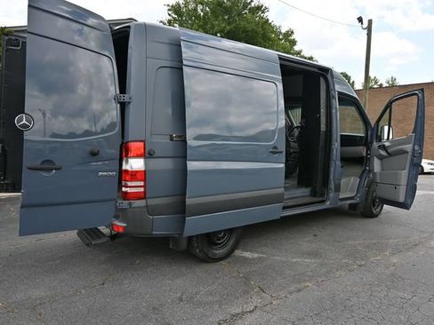 Used 2018 Mercedes-Benz Sprinter 2500 image 9