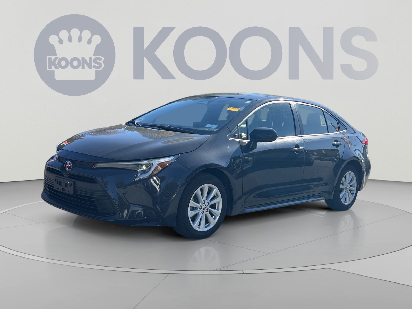 Used 2025 Toyota Corolla LE w/ LE Premium Package FWD image 5