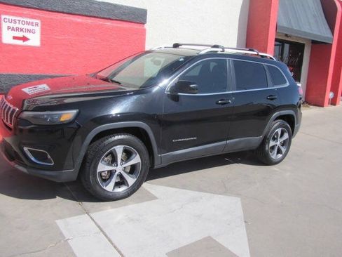 Used 2019 Jeep Cherokee Limited AWD/4WD image 6
