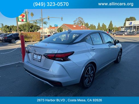 Used 2021 Nissan Versa SV image 4