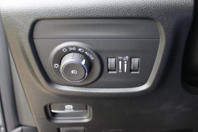 New 2027 Jeep Grand Cherokee Limited AWD/4WD image 18