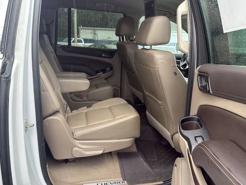 Used 2019 Chevrolet Suburban LT w/ Luxury Package AWD/4WD image 10