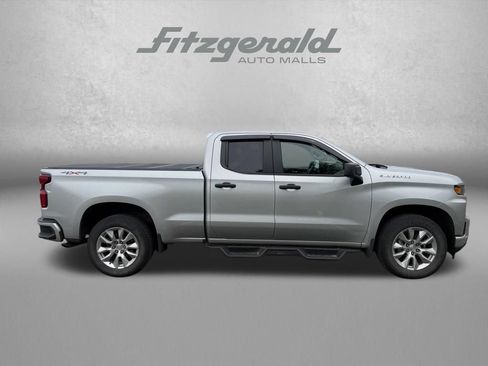 Used 2020 Chevrolet Silverado 1500 Custom w/ Custom Value Package AWD/4WD image 8