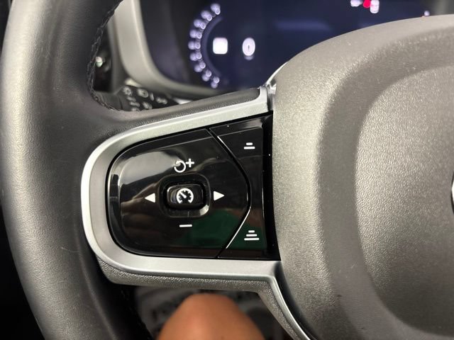 Used 2025 Volvo XC60 B5 Plus AWD/4WD image 28
