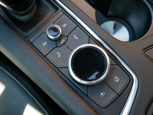 Certified 2024 Cadillac XT6 Luxury w/ LPO, Floor Liner Package image 22