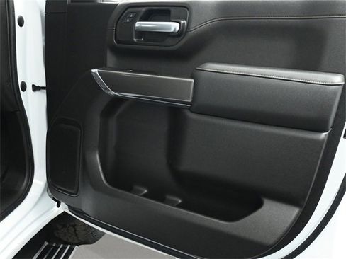 Used 2023 GMC Sierra 3500 AT4 image 18