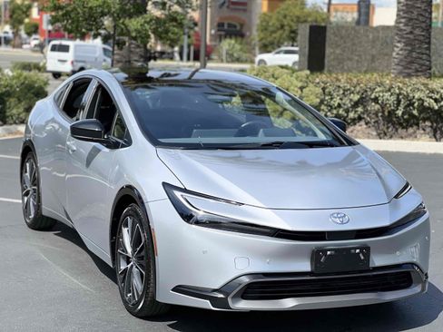 Used 2024 Toyota Prius XLE image 71