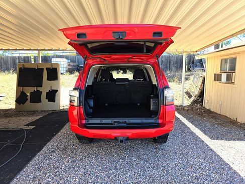 Used 2015 Toyota 4Runner SR5 image 13