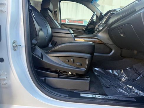 Used 2019 Chevrolet Suburban LT image 56