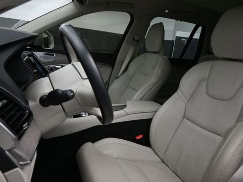 Used 2023 Volvo XC90 B6 Ultimate w/ Lounge Package image 9