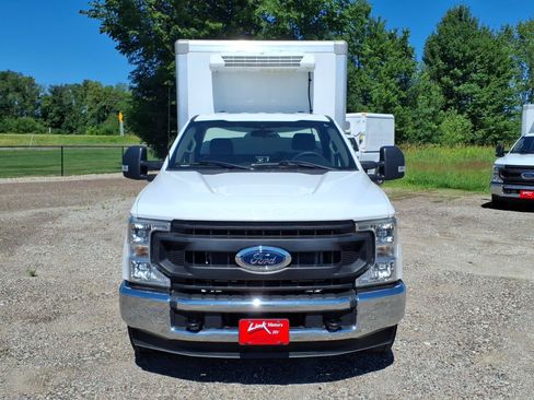 Used 2022 Ford F250 XL w/ Power Equipment Group RWD image 9