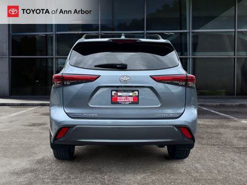Used 2023 Toyota Highlander Limited AWD/4WD image 11