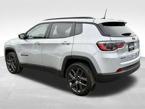 New 2026 Jeep Compass Latitude w/ Sun and Sound Group image 5
