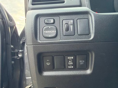 Used 2013 Toyota 4Runner Limited AWD/4WD image 10