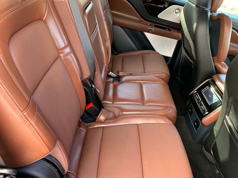 Certified 2025 Lincoln Aviator Reserve w/ Equipment Group 201A AWD/4WD image 15