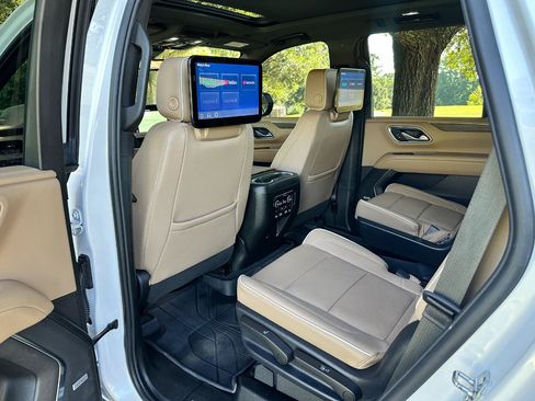 Used 2023 Chevrolet Tahoe Premier w/ Premium Package 2 RWD image 17