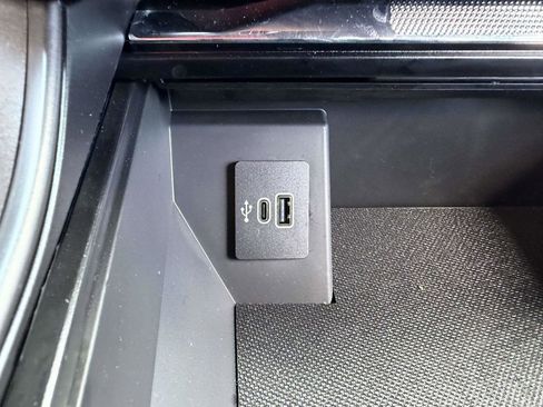 Used 2025 Ford F150 Lariat AWD/4WD image 35