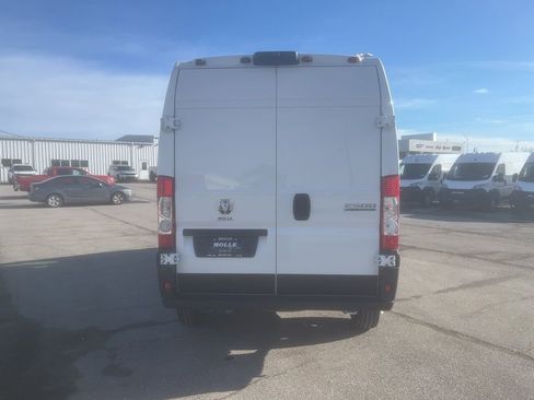 Used 2025 RAM ProMaster 2500 w/ Convenience Group image 6