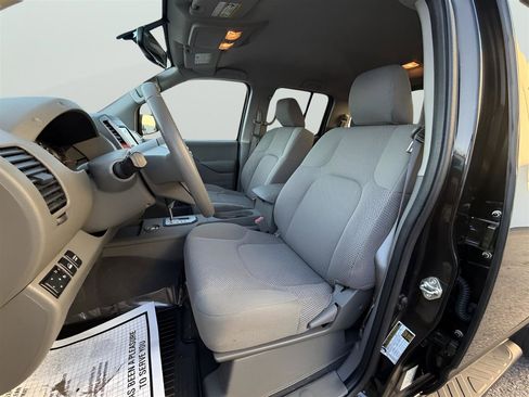 Used 2020 Nissan Frontier SV w/ Midnight Edition Floor Mats image 25