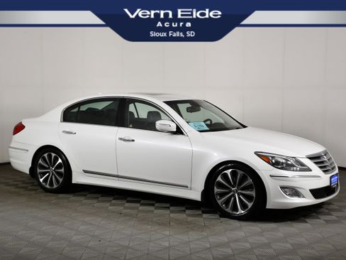 Used 2013 Hyundai Genesis 5.0 R-Spec RWD image 1