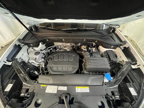 Certified 2024 Volkswagen Atlas SEL image 31