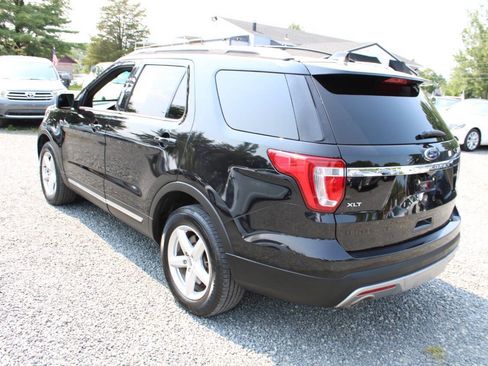 Used 2016 Ford Explorer XLT w/ Equipment Group 202A AWD/4WD image 9