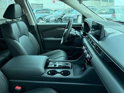 Used 2025 Honda Pilot Touring image 21
