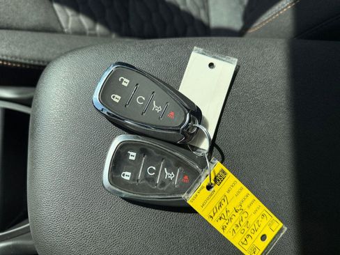 Used 2020 Chevrolet Equinox LT w/ Driver Convenience Package image 31