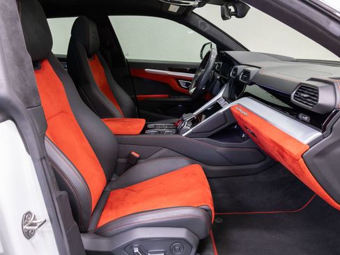 Used 2019 Lamborghini Urus AWD/4WD image 14