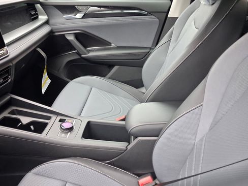 New 2026 Volkswagen Tiguan SE R-Line AWD/4WD image 15