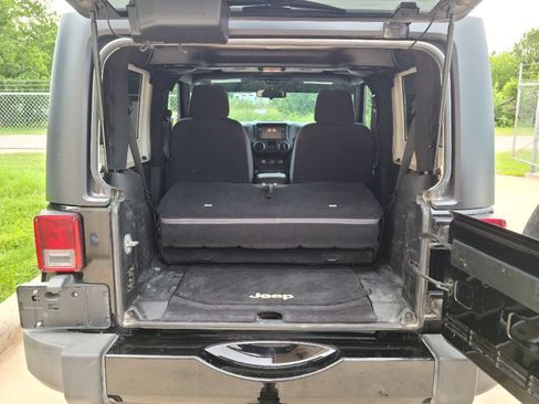 Used 2014 Jeep Wrangler Sport AWD/4WD image 12