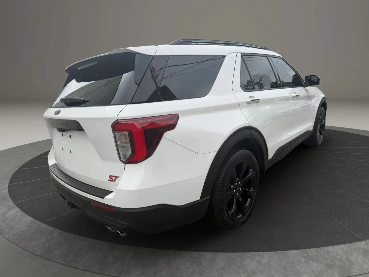 Used 2020 Ford Explorer ST w/ ST Street Pack AWD/4WD image 5