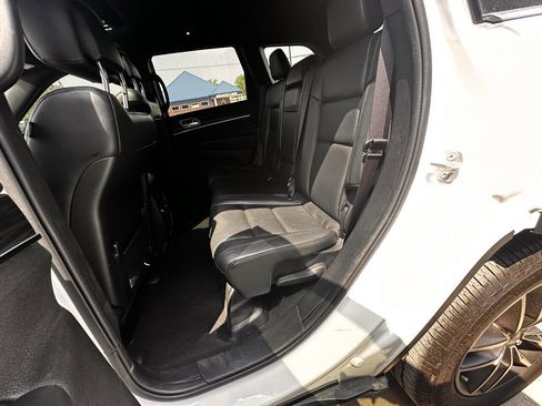 Used 2020 Jeep Grand Cherokee Limited RWD image 16