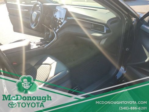 Certified 2022 Toyota Camry SE image 18