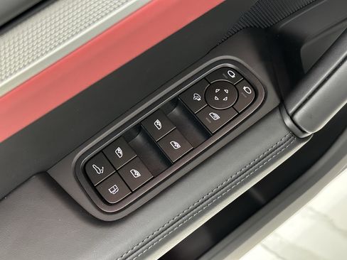 New 2025 Porsche Cayenne E-Hybrid image 28